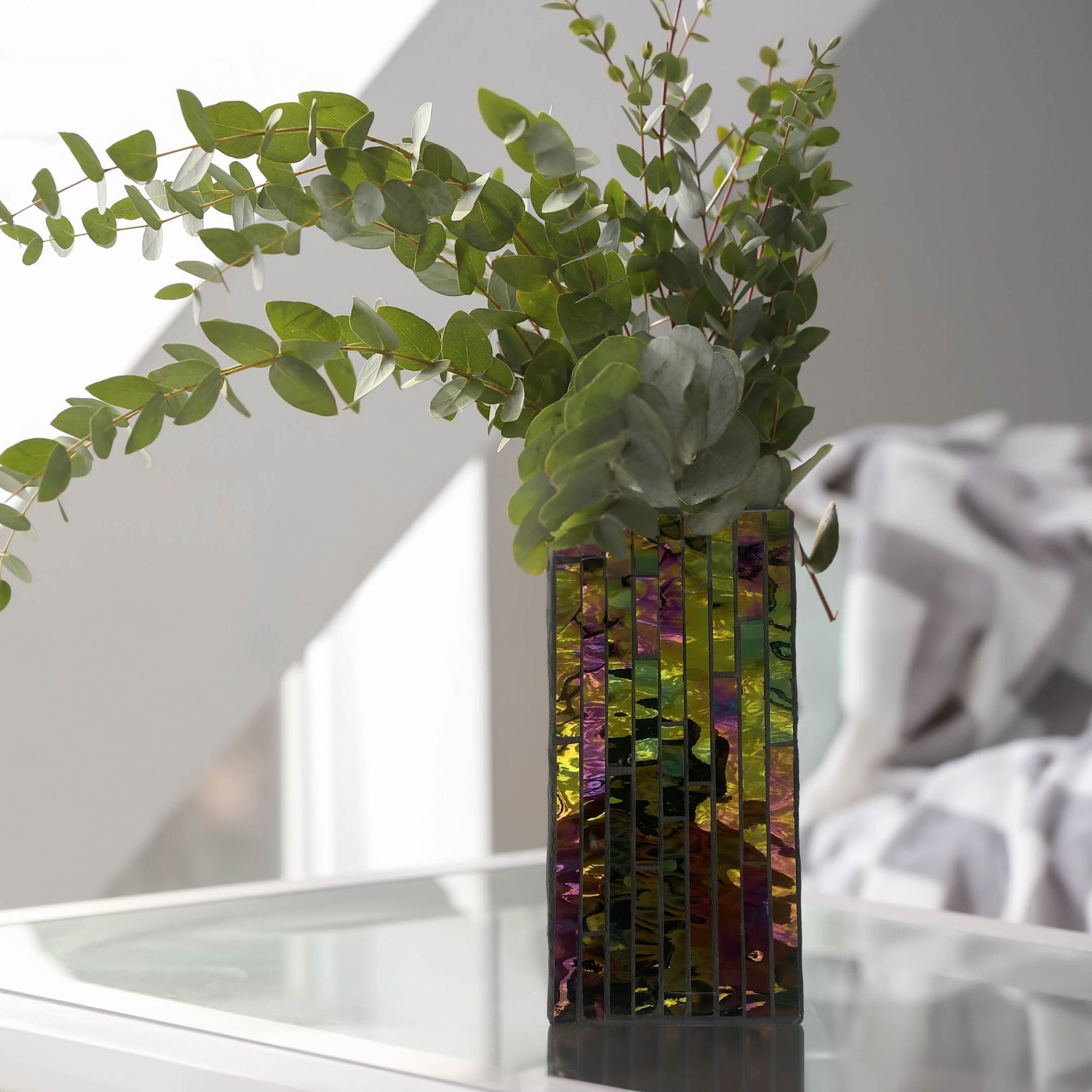 Dichroic Vase (Magenta/Green)